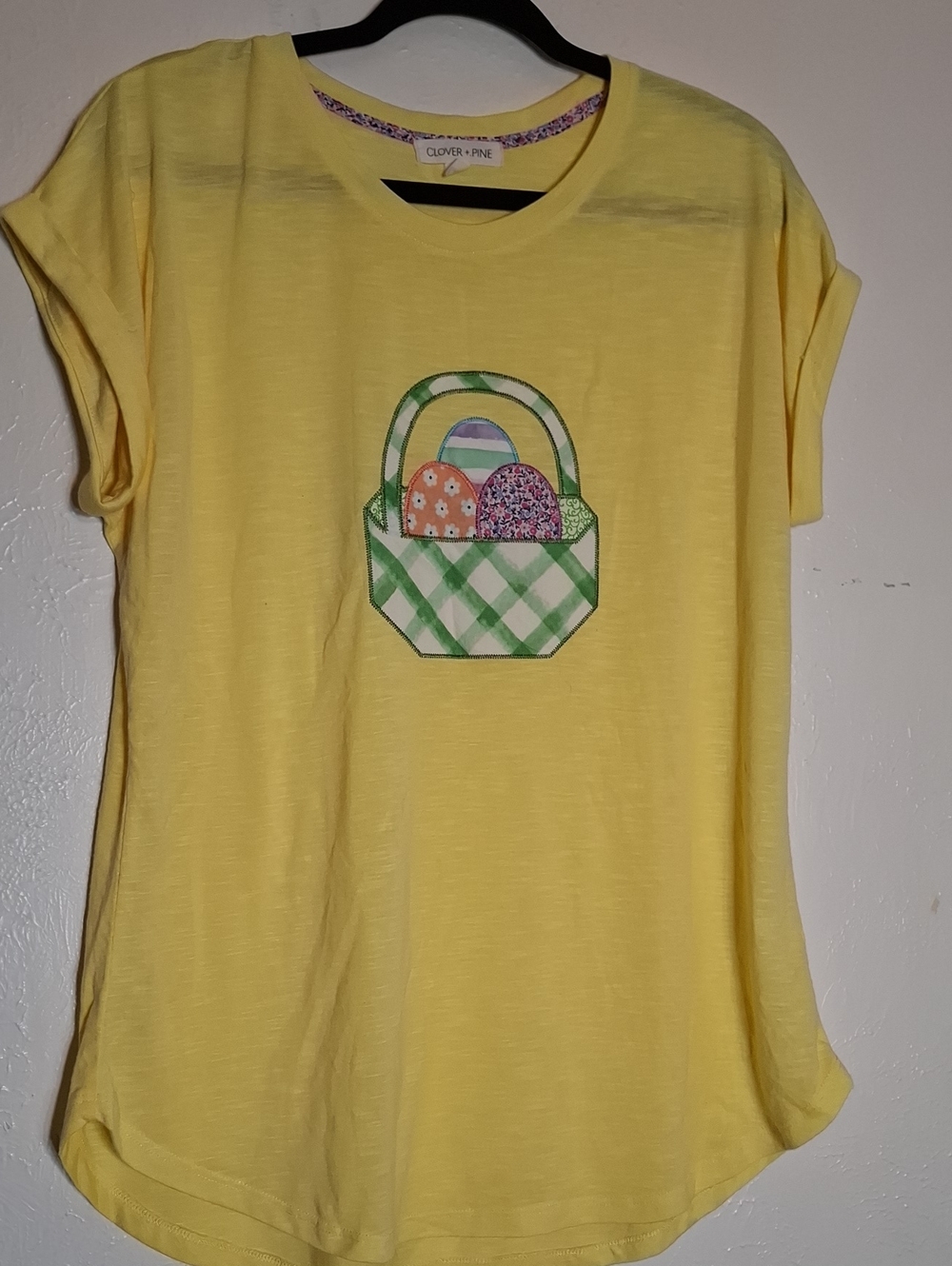 Short-Sleeve Yellow Womens Basket Appliqué Tee Size L